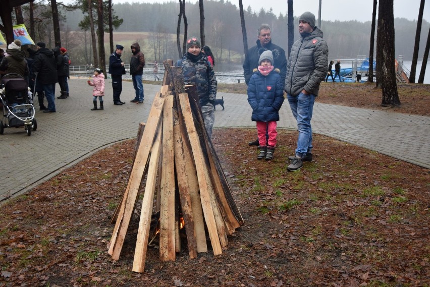 Miastko. Morsowanie dla WOŚP nad Lednikiem (FOTO, WIDEO)   