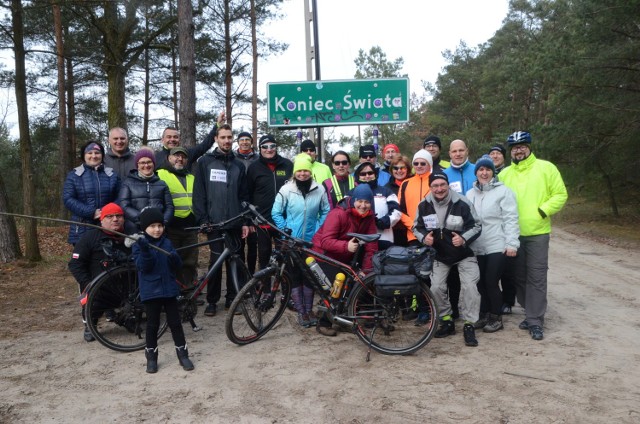 Inauguracja sezonu Towarzystwa Rowerowego Calisia Bike. Cykliści z Kalisza pojechali na... Koniec Świata