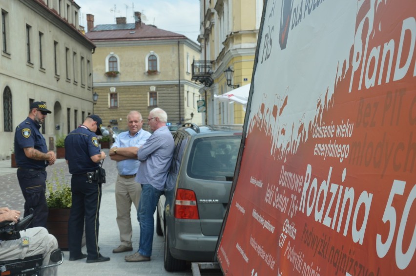 Tarnów. Na progu kampanii PiS mógł już mieć pierwszy mandat. Zobaczcie, w jaki sposób mógł go uzyskać [ZDJĘCIA]