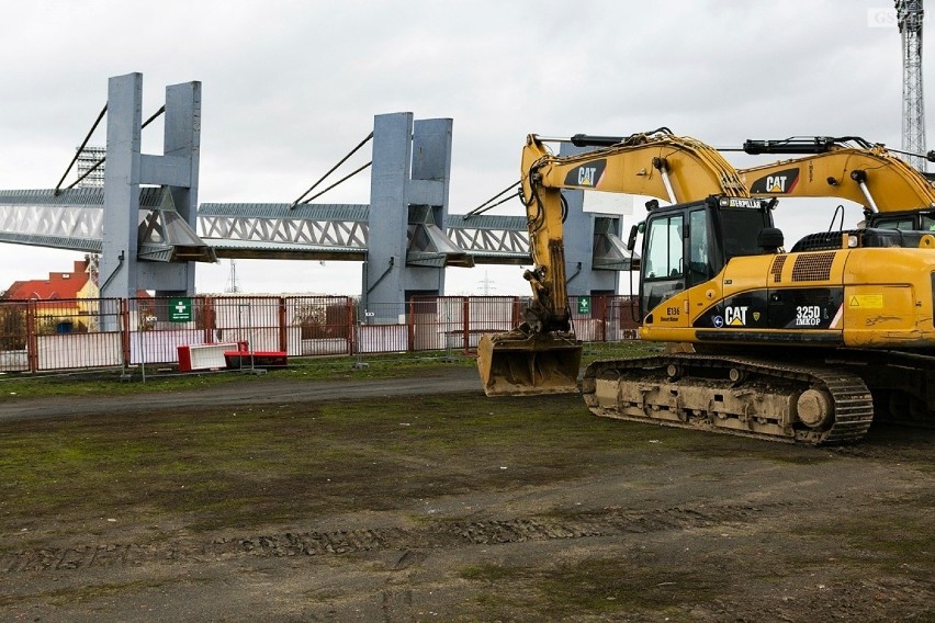 Rozbiórka "Paprikany". Na teren stadionu wjechał ciężki sprzęt [ZDJĘCIA] 