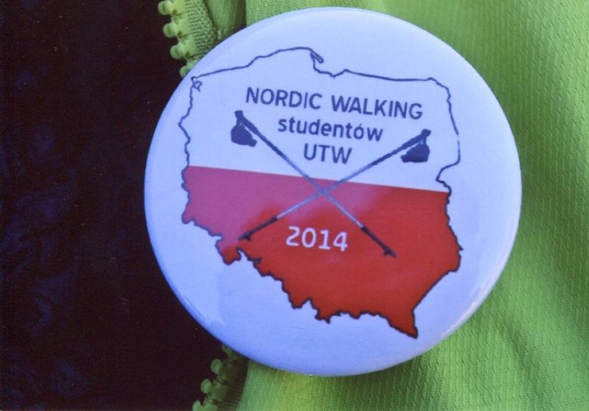 Seniorzy w Oświęcimiu w ogólnopolskim marszu nordic walking