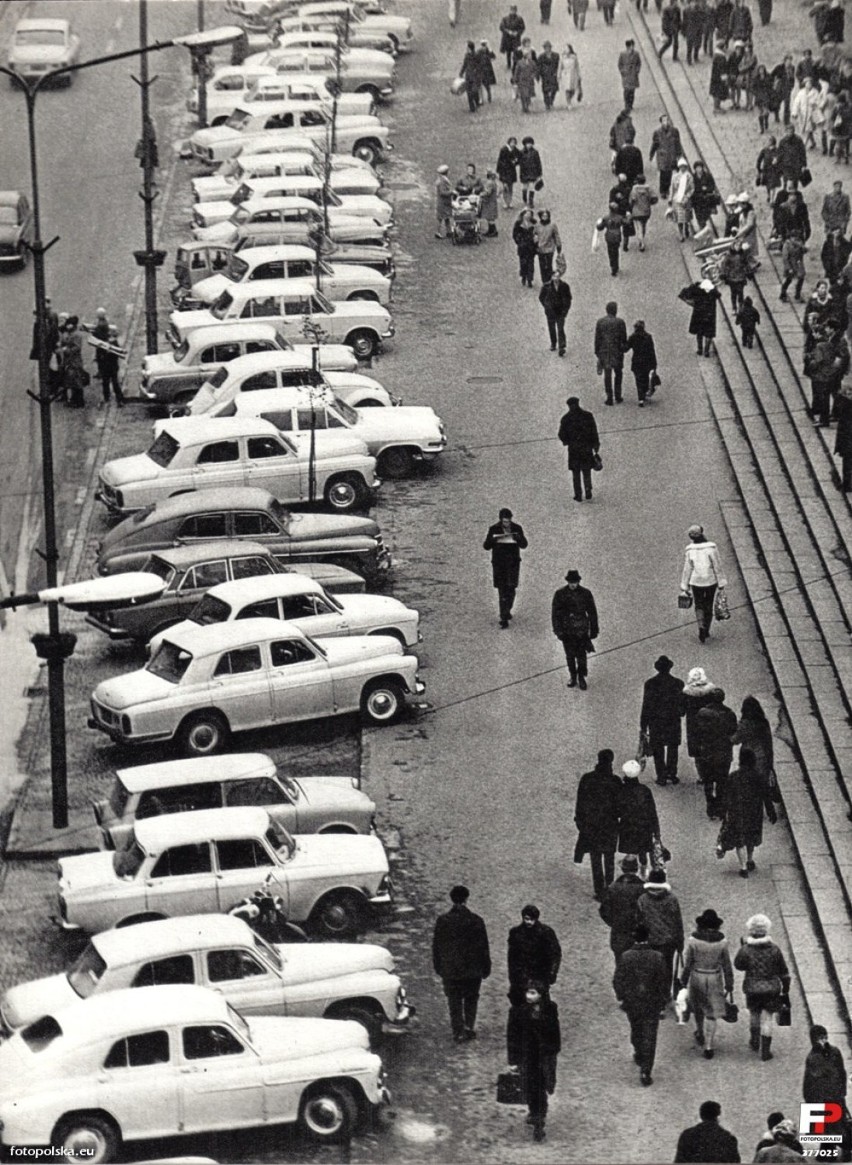 Tak 50 lat temu wyglądała ul. Świdnicka we Wrocławiu. Zobacz! 