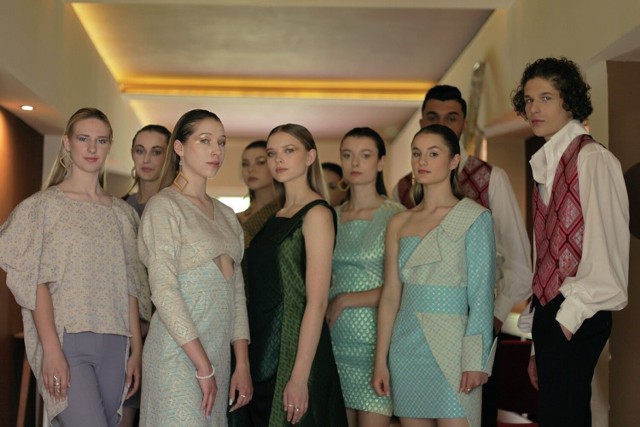 Pokaz mody w częstochowskiej odzieżówce. Jakie trendy wyznaczają młodzi projektanci?