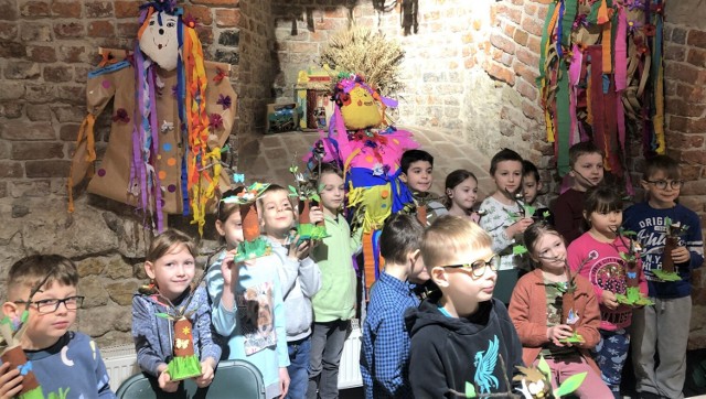 Dzieci z przedszkoli i szkół w Oświęcimiu są już gotowe do tradycyjnego topienia Marzanny
