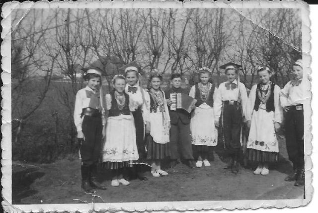 Występ młodzieży na zakończenie roku szkolnego. 20.06.1951 r.