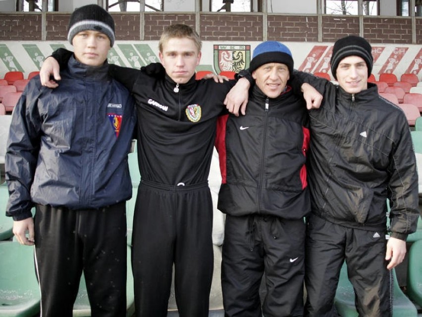 W Wiśle Kraków ten zawodnik (na zdjęciu drugi od prawej) był...