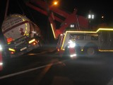 Wólka Dobryńska: Po 12 godzinach akcji usunięto cysternę z drogi