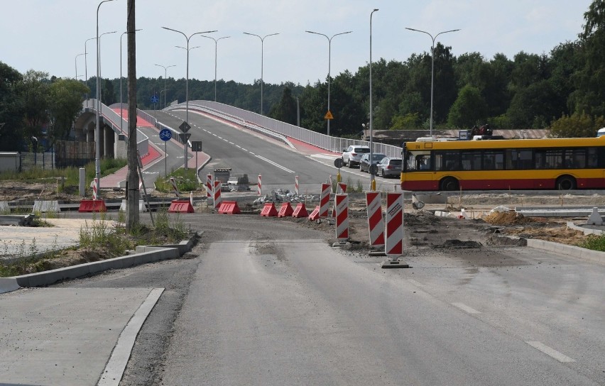 Przedłużenie ulicy Olszewskiego w Kielcach gotowe. Znamy termin oddania do użytku estakady i nowej drogi [ZDJĘCIA]