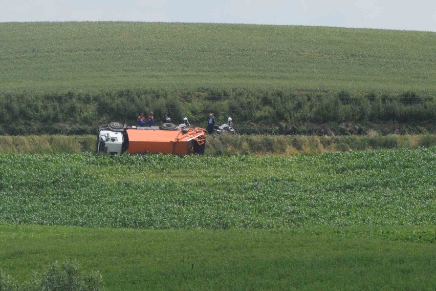 Wypadek śmieciarki w Koślince