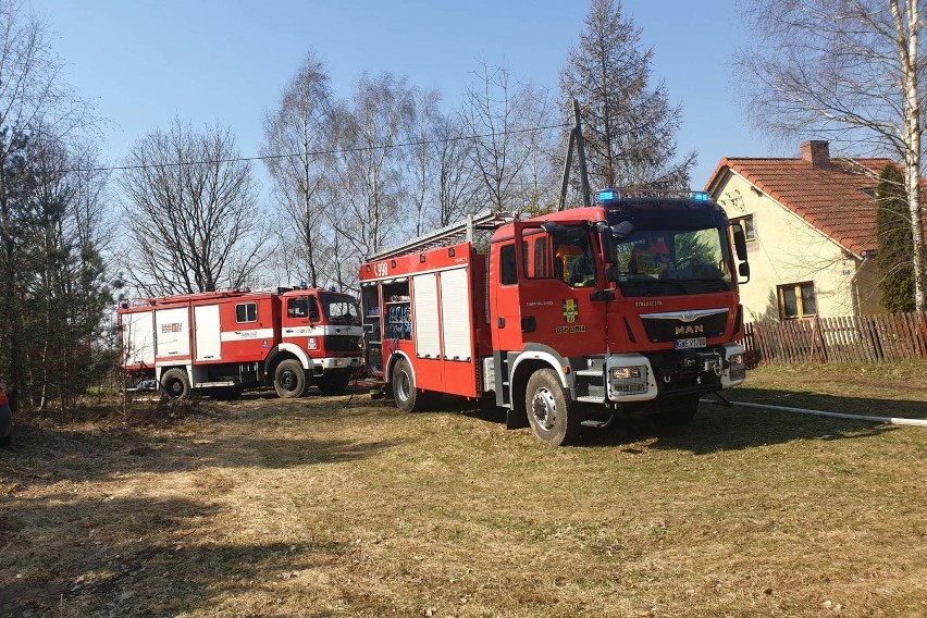 Pożar w Niepoczołowicach. Wójt do strażaków: brawo Wy! ZDJĘCIA