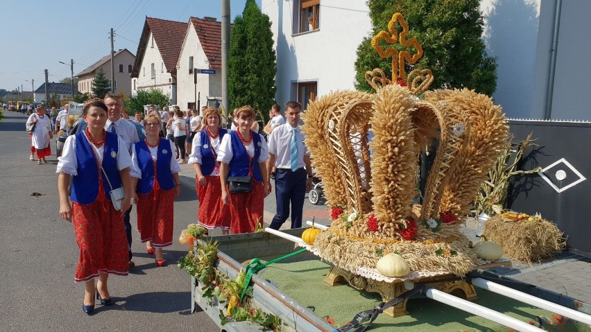 Dożynki gminy Strzelce Opolskie w Rozmierzy 2019. Tłumy na święcie plonów