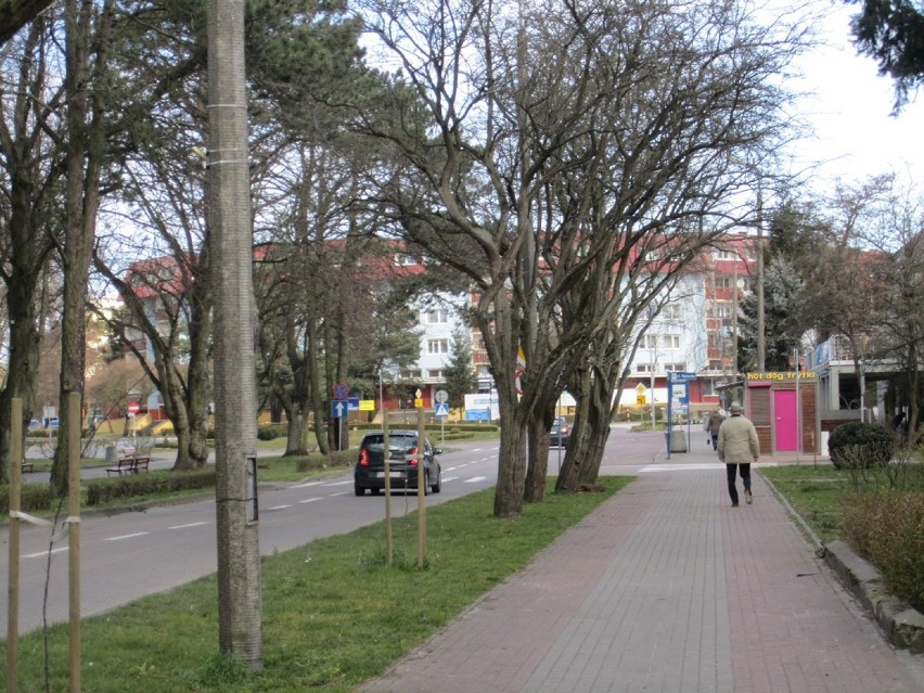 W Ustce zamknięte zostały plaże oraz port. Na ulicach...