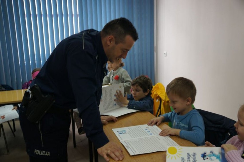"Zeszyt bezpiecznego przedszkolaka" w Żorach trafił do najmłodszych mieszkańców