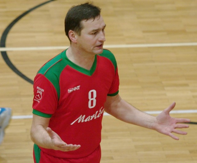Trener Kłosa Olkusz Roman Socha jest zniesmaczony pierwsza porażką swojego zespołu w III lidze siatkarzy