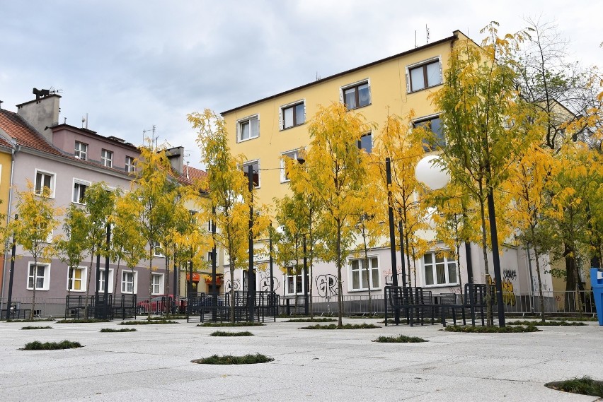 Plac św. Sebastiana w Opolu po remoncie - widok w dzień