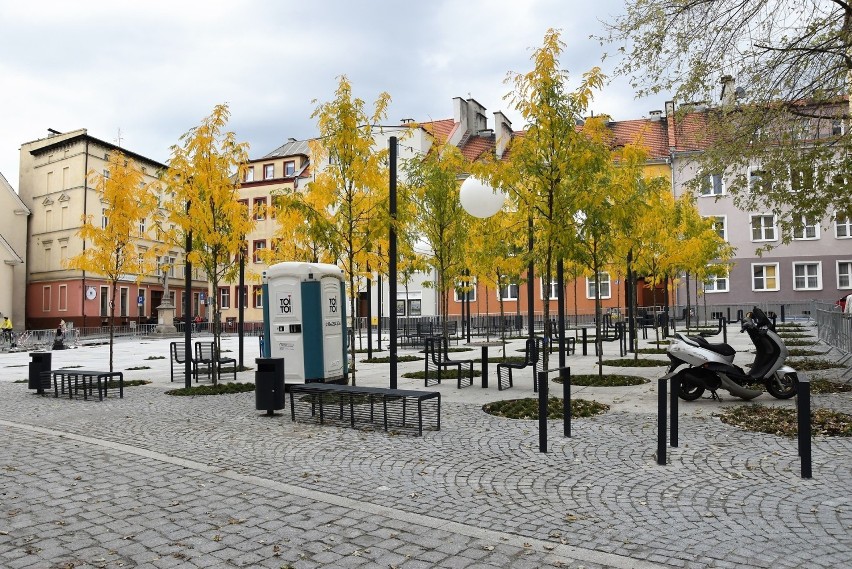 Plac św. Sebastiana w Opolu po remoncie - widok w dzień