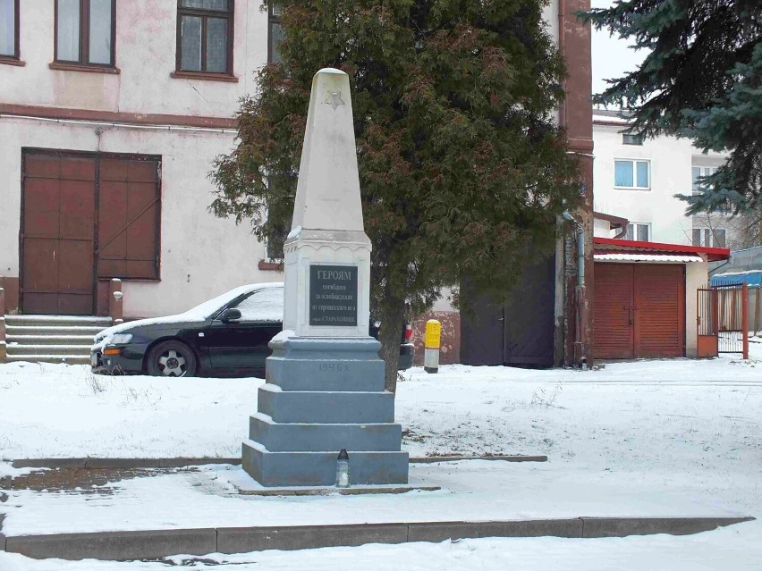 Znów głośno wokół kontrowersyjnego pomnika wdzięczności Armii Czerwonej w Starachowicach! Zobaczcie zdjęcia