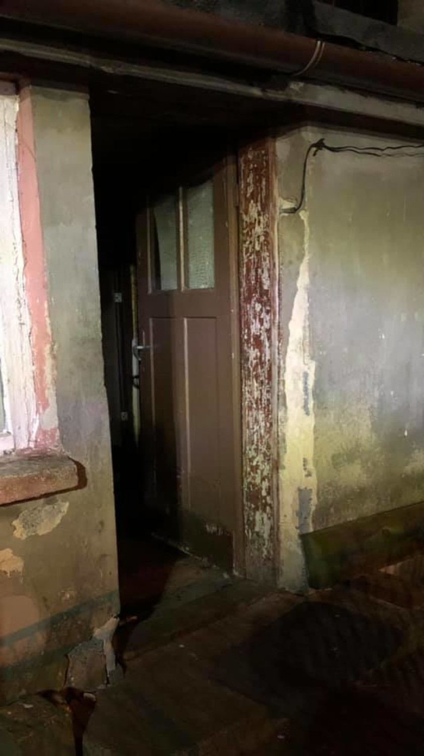 66-latek zmarł w swoim mieszkaniu. Drzwi do domu musieli otworzyć strażacy