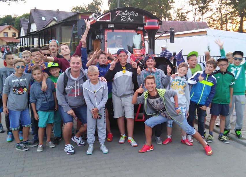 Młodzi zawodnicy Orzecha Sokół na obozie w Niechorzu