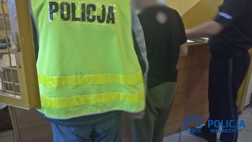 Policjanci z Wałbrzycha zatrzymali dwóch mężczyzn w wieku 21...