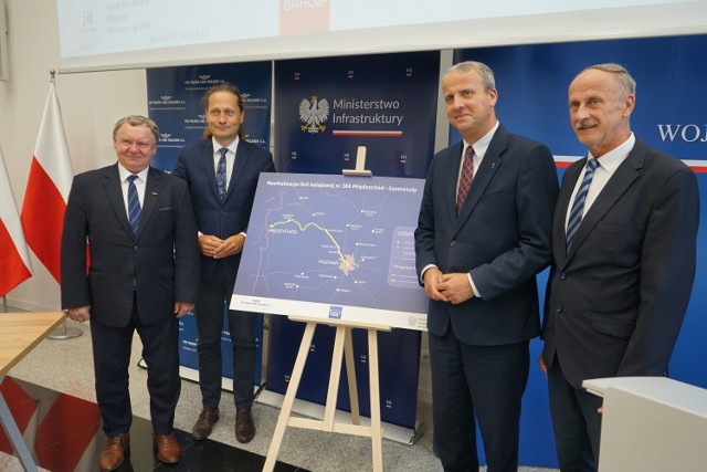 Podpisano umowy na projekty techniczne trzech linii kolejowych w Wielkopolsce: Konin - Turek, Szamotuły - Międzychód i Śrem - Czempiń (29.08.2023).