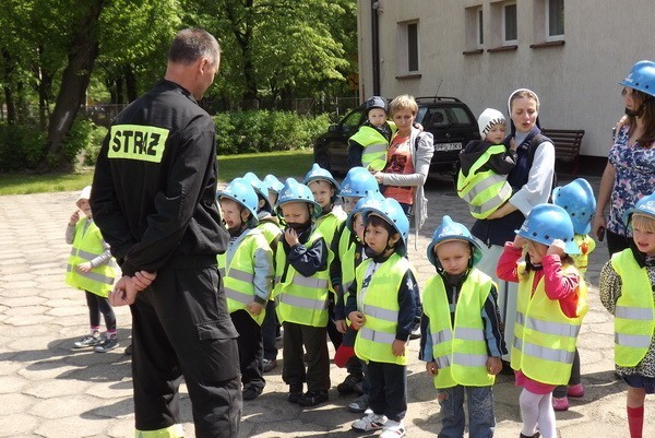 Strażacy gościli maluszki z przedszkola parafialnego św. Floriana