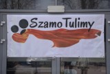 Szamotuły. Rodzice tulą swoje dzieci w chustach