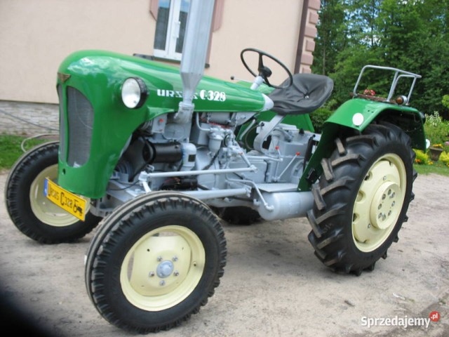 Rekord Guinnessa  uczestnicy będą bili na traktorze URSUS C328 z roku 1965 roku.