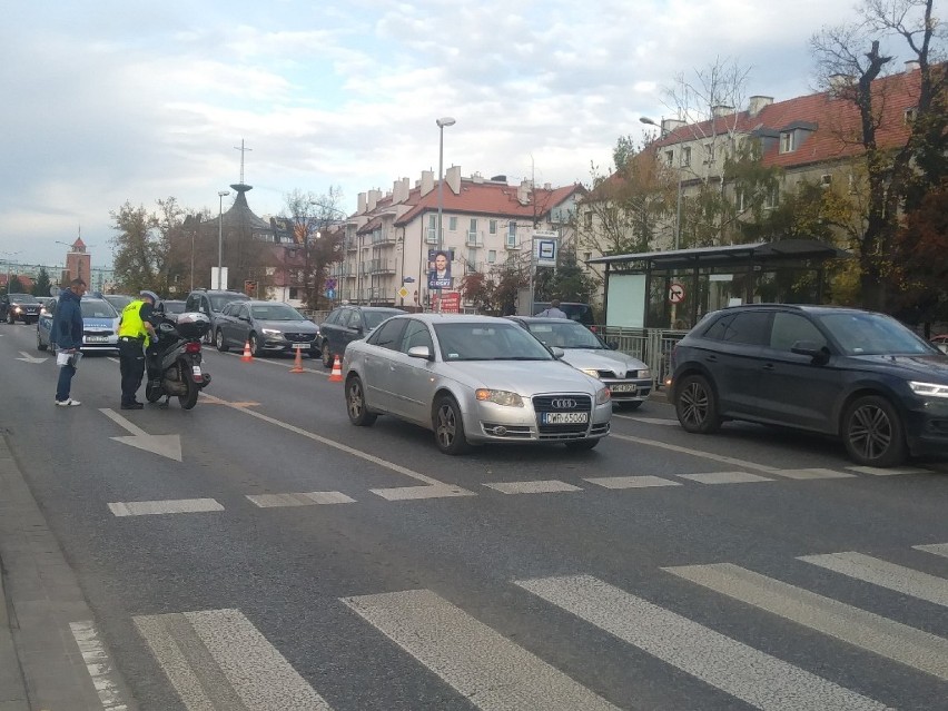 Wypadek na skrzyżowaniu Świeradowskiej i Borowskiej [ZDJĘCIA]