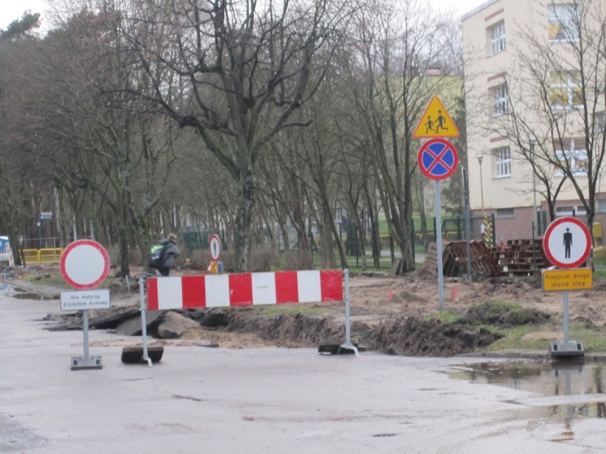 Ulica Jagiellońska jest rozkopana w związku z trwającymi tam...