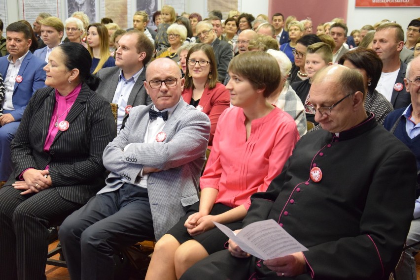 Koncert pieśni patriotycznych na stulecie niepodległości w Muzeum Regionalnym w Pleszewie