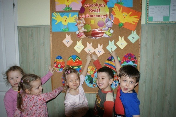 Dzieci z Przedszkola nr 10 w Koninie "Leszczynowa Górka" są...