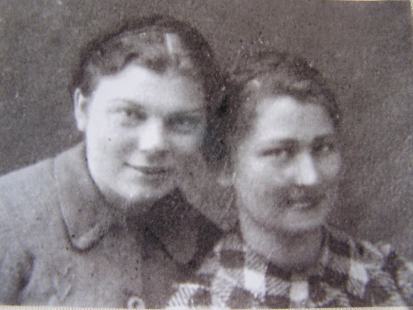 Maria Miller ( z lewej ) z przyjaciółką Arusią, zdjęcie...