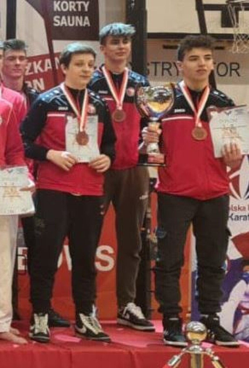 Drużyna juniorów wywalczyła brązowy medal w kumite