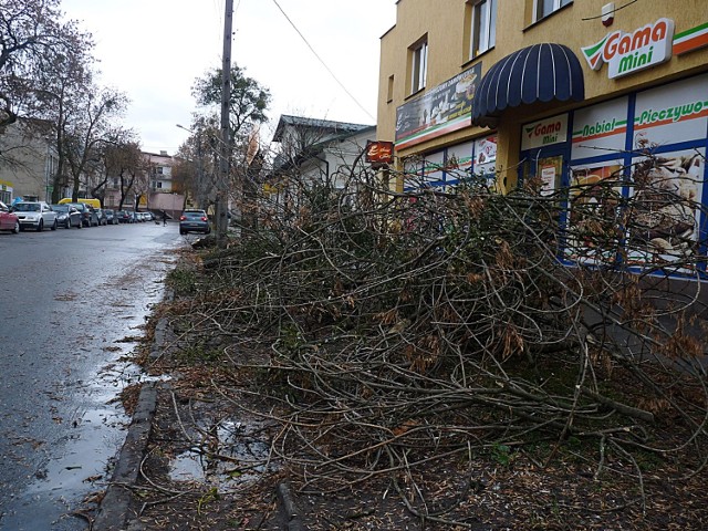 Burza, deszcz z gradem i silny wiatr,  taka pogoda zaskoczyła nas w ostatni dzień listopada