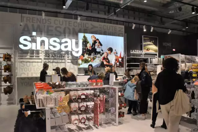 Wielkie otwarcie sklepu Sinsay w prabuckim parku handlowym.