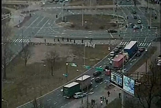 Wypadek na Rondzie Toruńskim. Kierowca TIR-a zatrzymany. Prokuratura postawiła mu zarzuty
