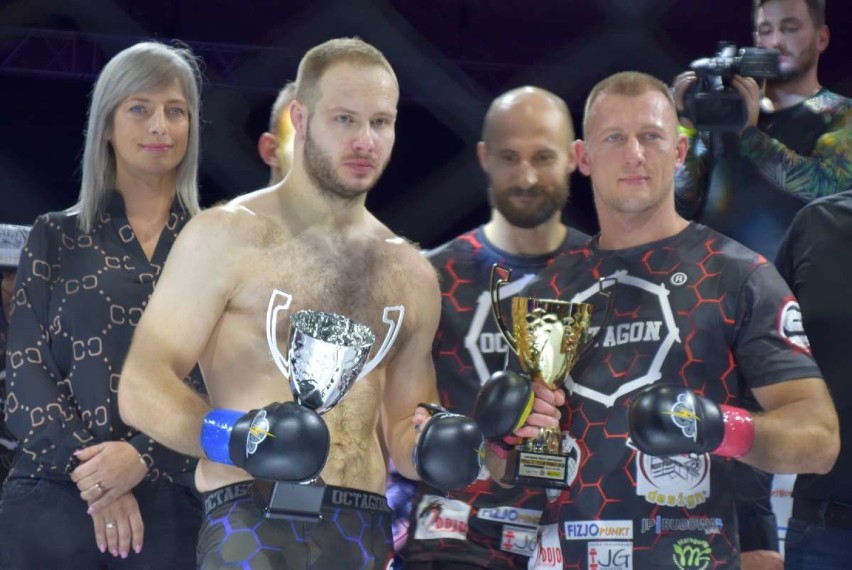 Zwycięstwo wągrowczanina Jarosława Galuby na wczorajszej gali MMA Kapsa meble: Slugfest 17 - walka o Gniezno