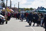 Wieluńskie targowisko działa na nowych zasadach. Obowiązują wejścia na żetony i ruch jednokierunkowy[FOTO]