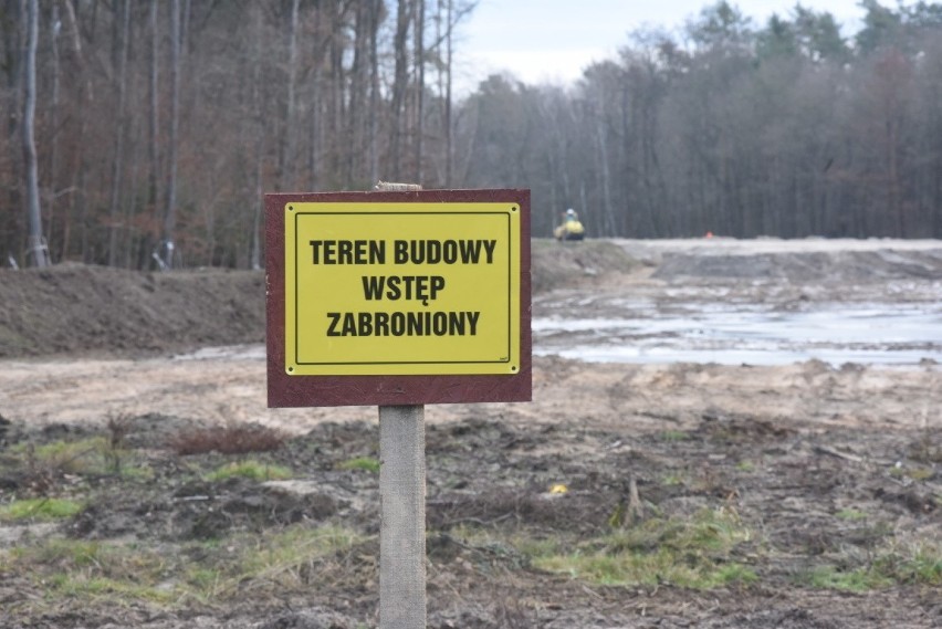 Tak wygląda budowa zabezpieczenia przeciwpowodziowego wzdłuż...