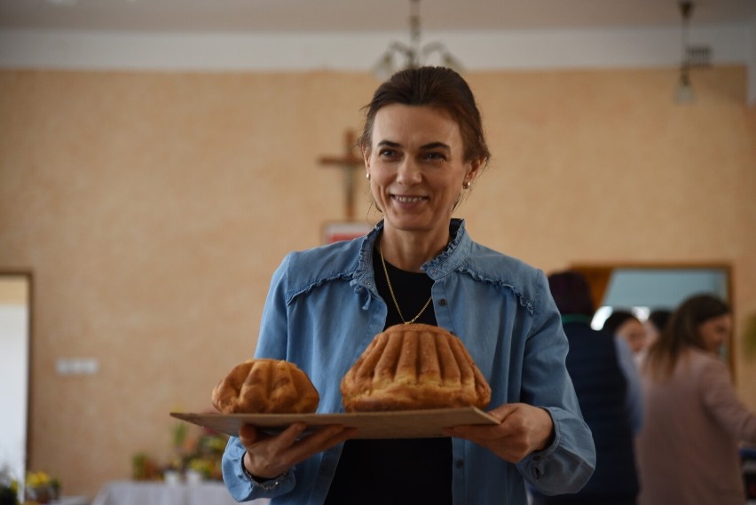 Na kiermaszu oprócz przepysznych ciast i pięknych ozdób,...