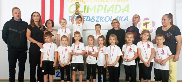 Dzieciaki z Przedszkola numer 1 w Jędrzejowie będą reprezentować gminę Jędrzejów na kolejnym etapie Olimpiady Przedszkolaka. Więcej na kolejnych zdjęciach.