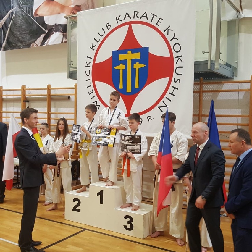 Złoto i dwa brązowe medale dla tomaszowskich karateków