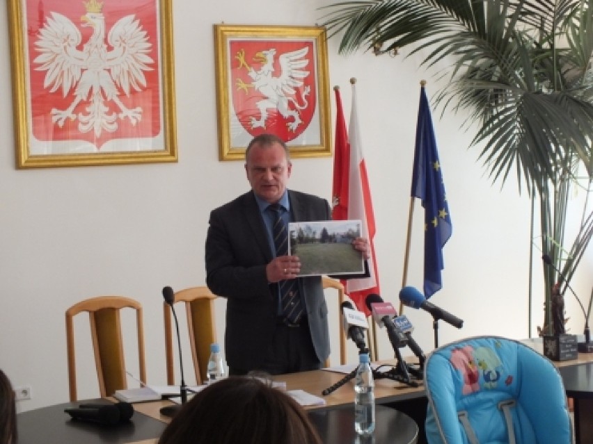 Konferencja prasowa burmistrza Pawła Wolickiego