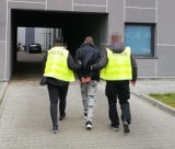 Łódź.  Brutalne pobicie pod sklepem spożywczym na Górnej. Policjanci zatrzymali czterech podejrzanych