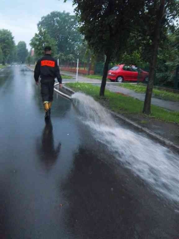 Gmina Siechnice: Woda w domach, na posesjach i ulicach (ZDJĘCIA)