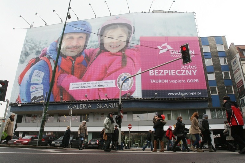 Wyrzućmy szpetne szyldy z Katowic: Zobaczcie reklamowy chaos w stolicy województwa