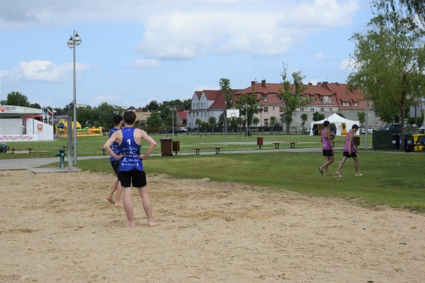 Turniej siatkówki plażowej w Zbąszyniu - czwartek 25 maja...