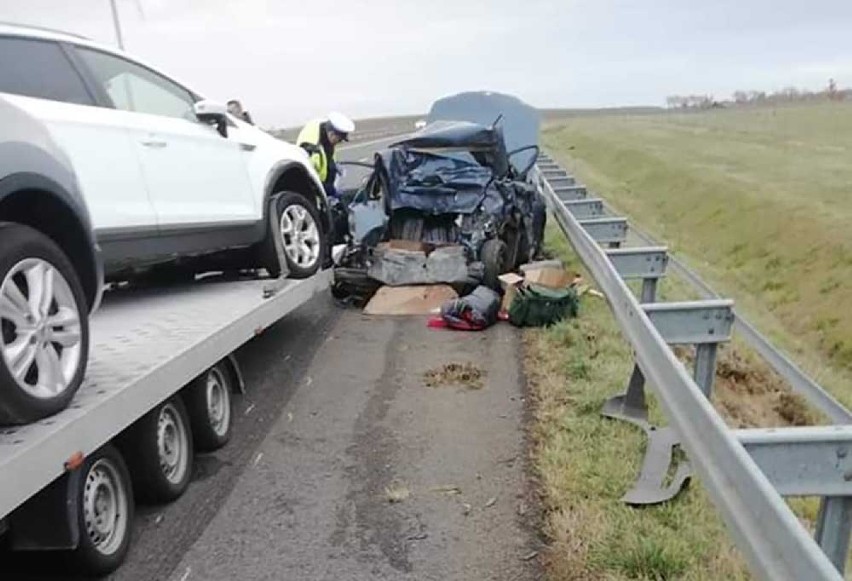 W piątek 26 października na drodze ekspresowej S3 w kierunku...