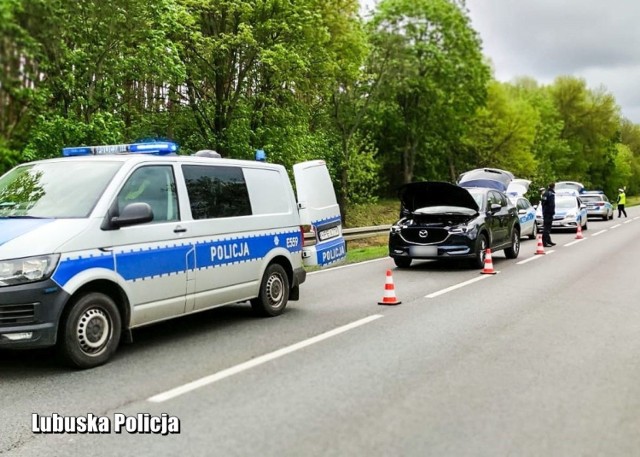 44-latek nie zatrzymał się do kontroli policyjnej w Dzikowie (gm. Gubin). Został zatrzymany po pościgu.